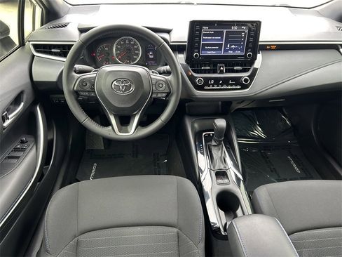 Used 2022 Toyota Corolla SE image 16