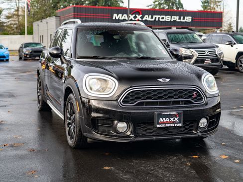 Used 2017 MINI Cooper Countryman S image 2