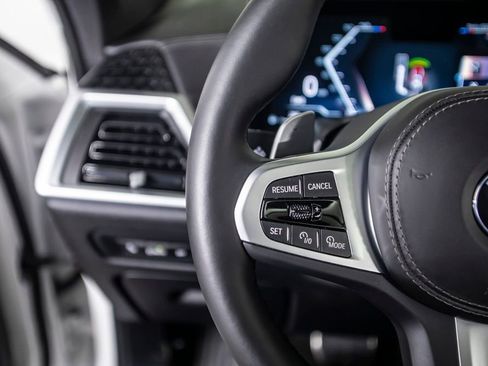 Used 2025 BMW X6 xDrive40i w/ Climate Comfort Package image 41