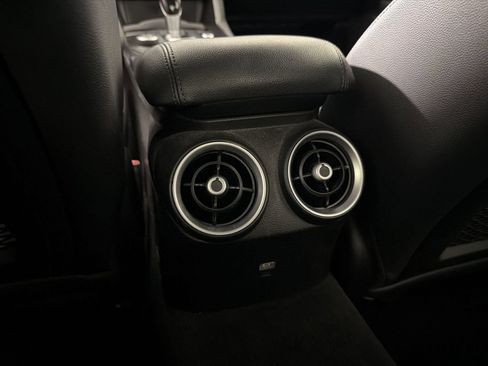 Used 2019 Alfa Romeo Giulia w/ Nero Edizione RWD image 28