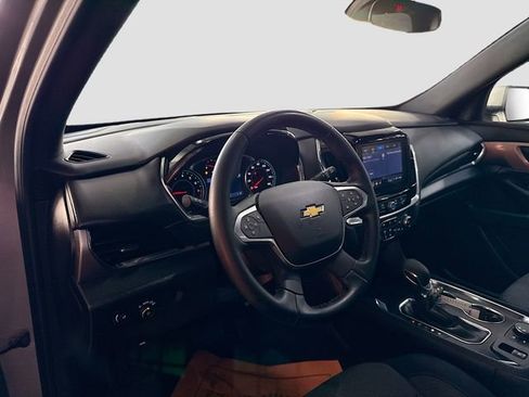 Used 2023 Chevrolet Traverse LT image 10