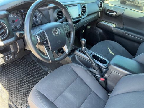 Used 2017 Toyota Tacoma TRD Sport w/ Tow Package image 16