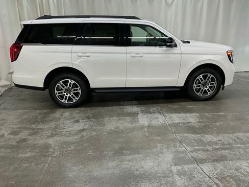 New 2026 Ford Expedition Active AWD/4WD image 2