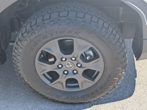 Used 2024 Lexus GX 550 image 24