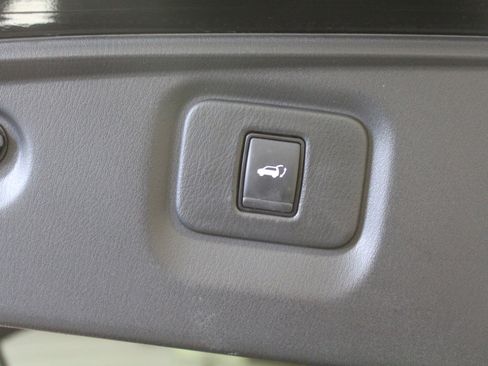 Used 2019 Nissan Pathfinder SL image 35