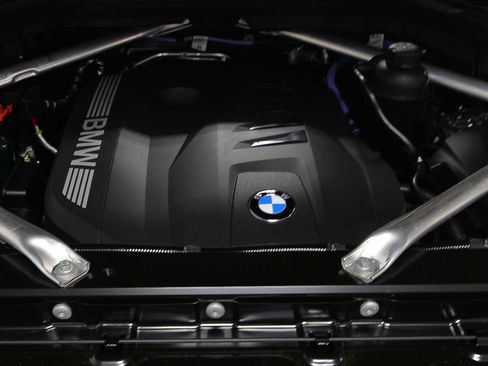 Used 2026 BMW X5 sDrive40i image 16