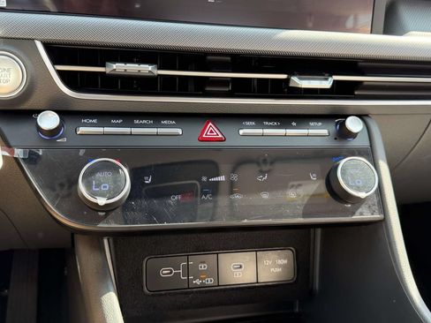 Certified 2025 Hyundai Sonata SEL AWD/4WD image 31