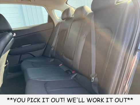 Used 2018 Kia Optima S w/ Panoramic Sunroof Package FWD image 9