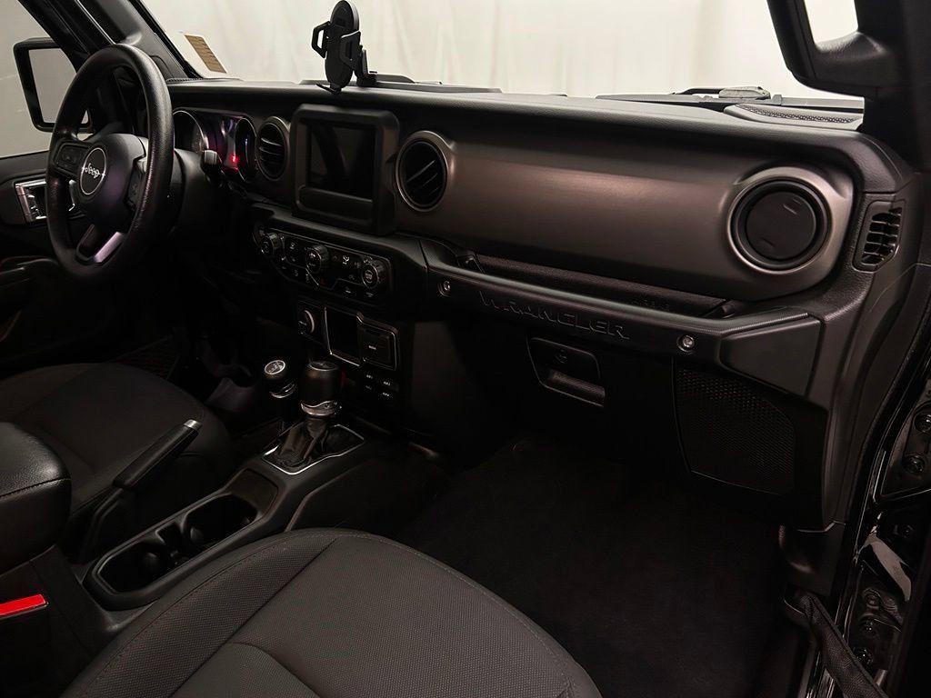 Used 2022 Jeep Wrangler Unlimited Sport AWD/4WD image 18
