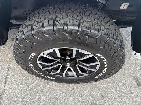 Used 2020 Toyota Tacoma TRD Sport AWD/4WD image 10
