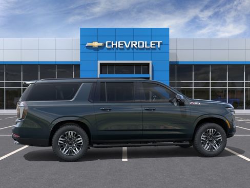New 2026 Chevrolet Suburban Z71 w/ Comfort Package AWD/4WD image 35