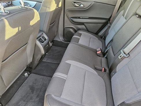 Used 2025 Chevrolet Blazer LT image 18