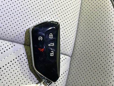 Used 2025 Volkswagen Tiguan SEL R-Line AWD/4WD image 21