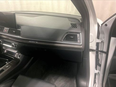 Used 2024 Audi SQ5 Prestige w/ Prestige Package image 13