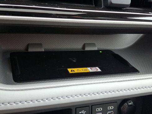 Used 2024 Toyota Highlander XLE AWD/4WD image 24