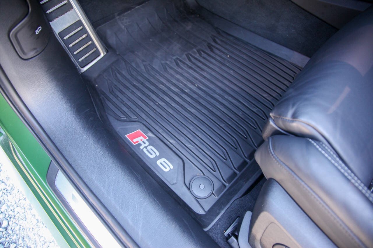 Used 2024 Audi RS 6 performance AWD/4WD image 32