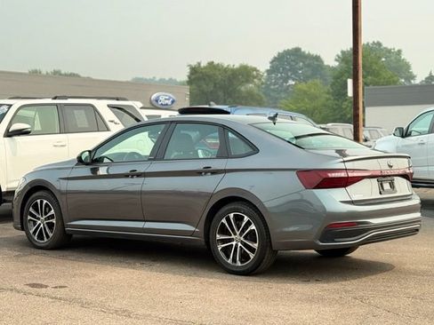Used 2025 Volkswagen Jetta Sport FWD image 36