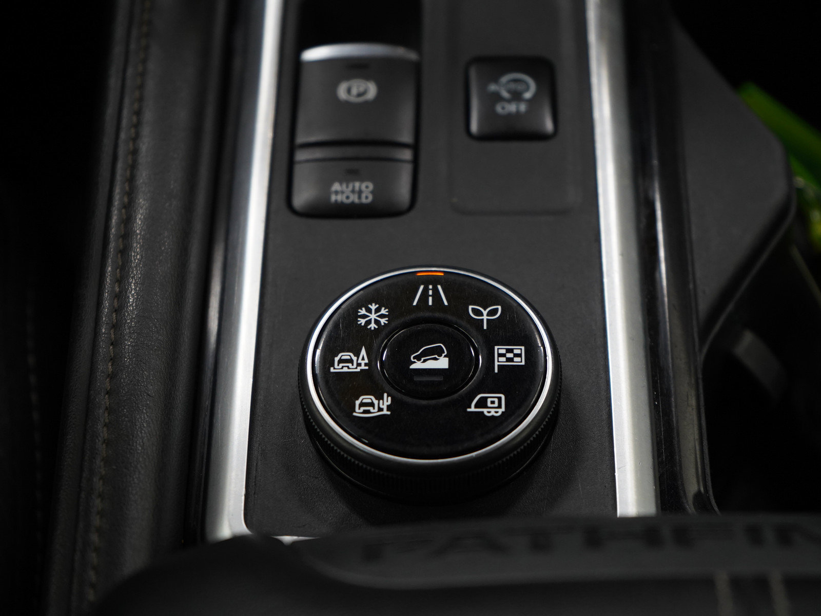 Used 2023 Nissan Pathfinder SV AWD/4WD image 21