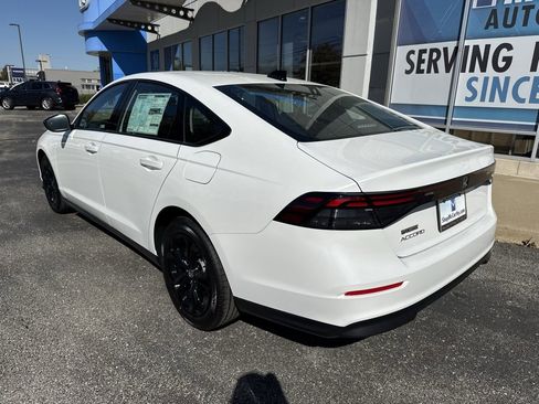 Used 2025 Honda Accord SE image 14