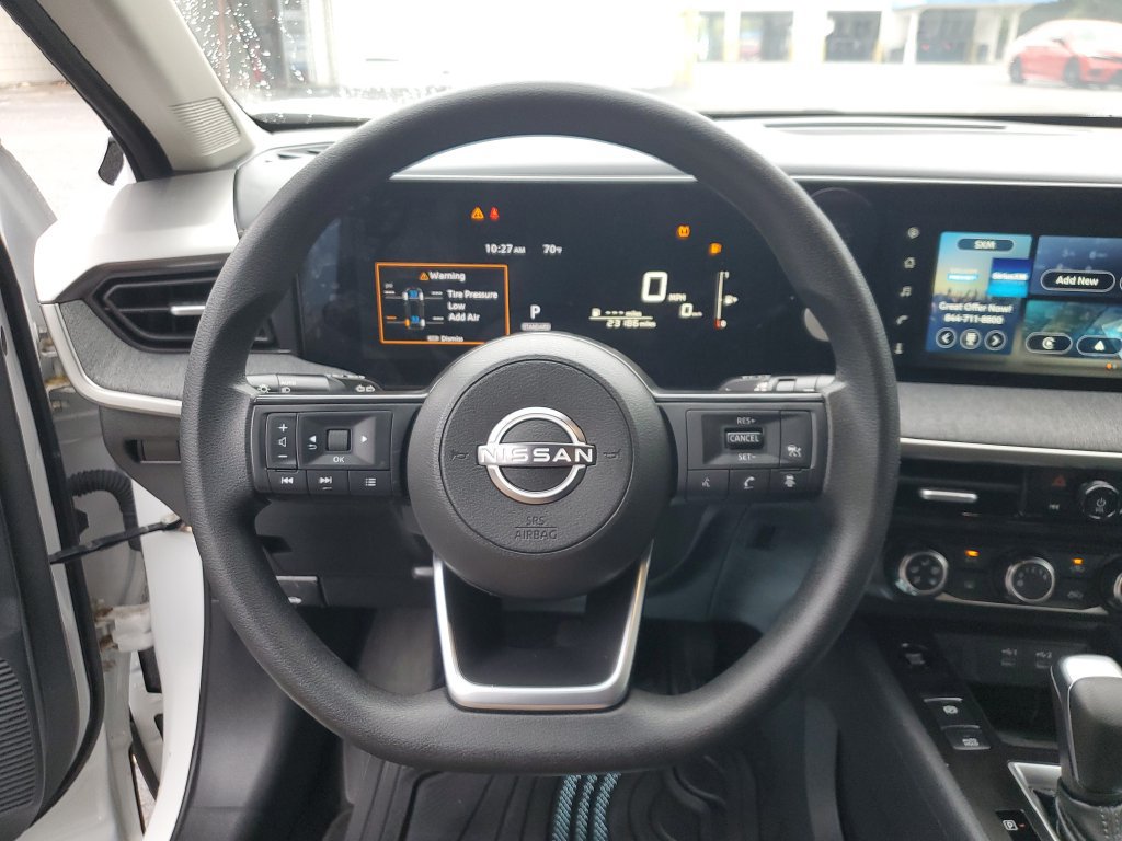 Used 2025 Nissan Kicks SV FWD image 27