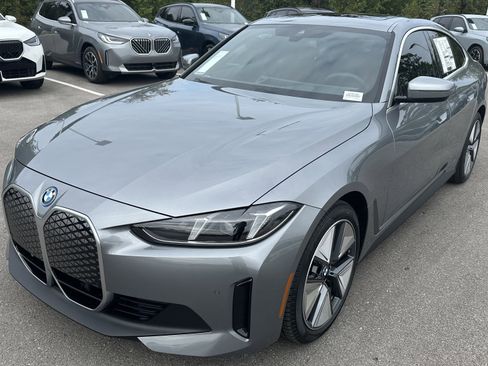 New 2025 BMW i4 xDrive40i image 5