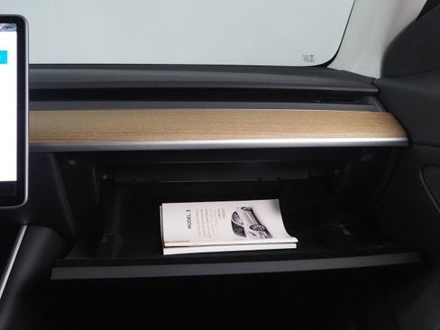 Used 2020 Tesla Model 3 Standard Range Plus image 37