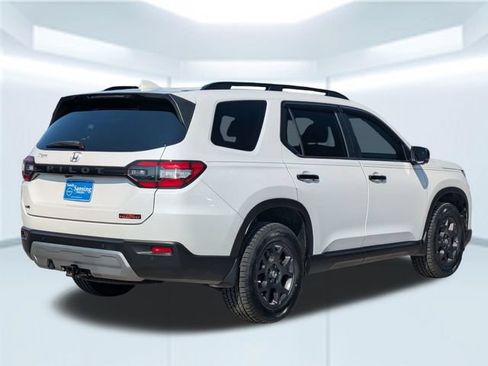 Used 2023 Honda Pilot TrailSport image 6