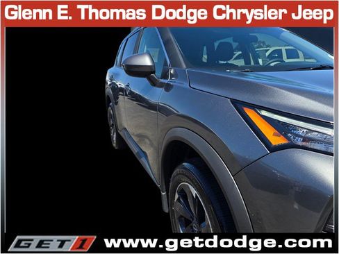 Used 2026 Nissan Rogue SV w/ SV Premium Package FWD image 3