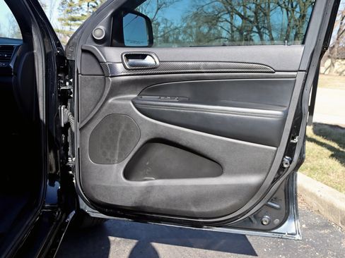 Used 2017 Jeep Grand Cherokee Altitude image 33