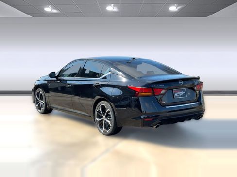 Used 2023 Nissan Altima 2.5 SR image 3