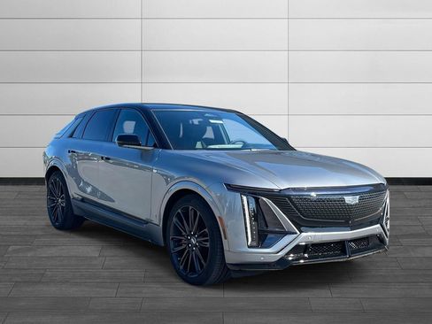 New 2026 Cadillac Lyriq V image 7