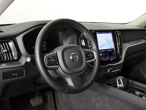 Used 2025 Volvo XC60 B5 Core AWD/4WD image 14