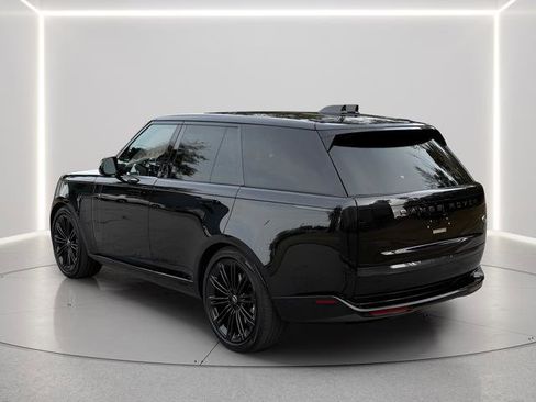 Certified 2023 Land Rover Range Rover SE image 3