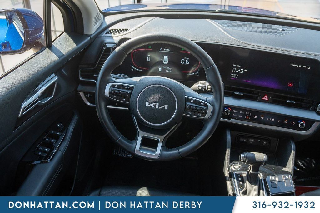 Used 2025 Kia Sportage EX FWD image 5