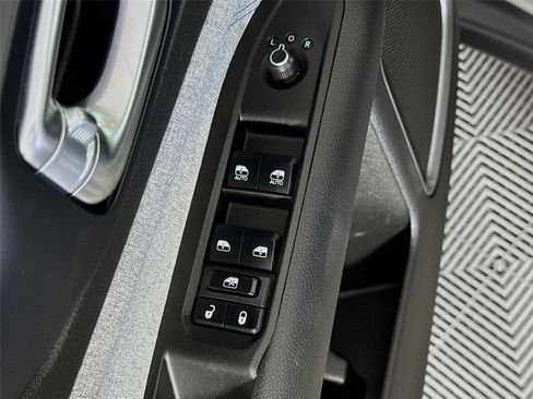 Used 2022 Jeep Compass Latitude FWD image 19