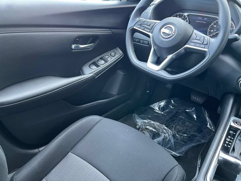 Used 2025 Nissan Sentra SV FWD image 39