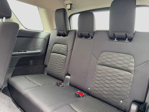 Used 2025 Nissan Pathfinder SV FWD image 22