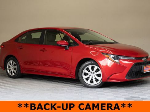 Used 2021 Toyota Corolla LE w/ Carpet Mat Package (TMS) FWD image 2
