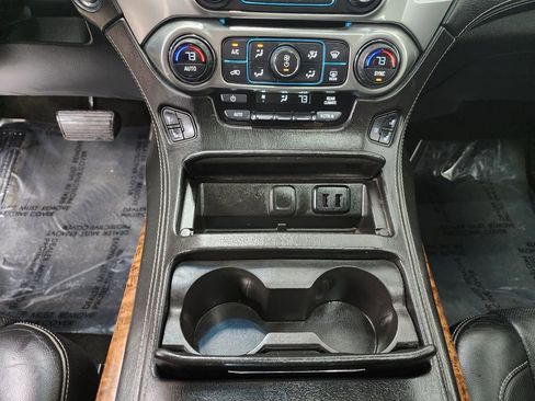 Used 2016 Chevrolet Suburban LTZ image 21