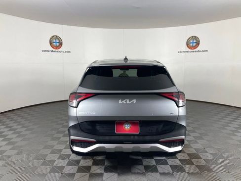 Used 2024 Kia Sportage LX image 4