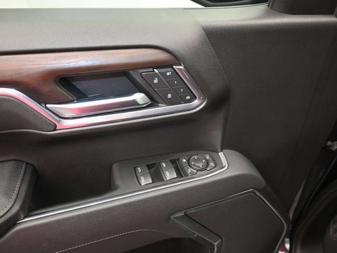 Certified 2025 GMC Sierra 1500 SLT AWD/4WD image 11