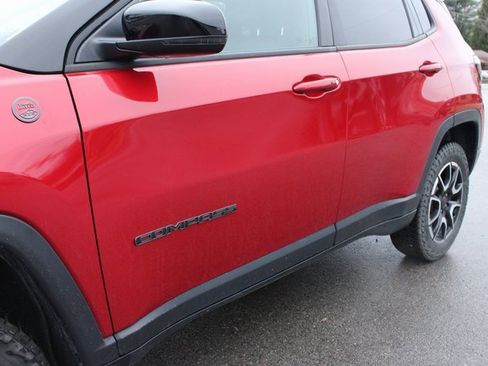 Used 2025 Jeep Compass Trailhawk w/ Trailhawk Elite Group image 47