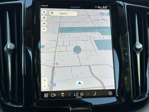 New 2025 Volvo XC60 B5 Ultra w/ Protection Package Premier image 27