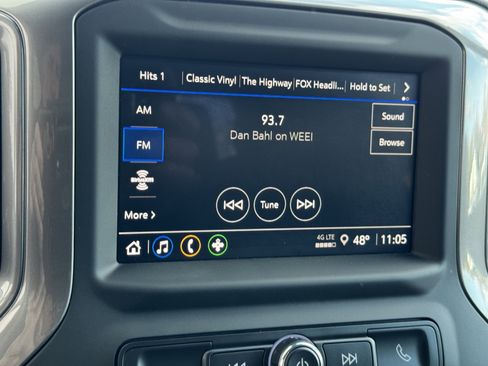 Used 2023 Chevrolet Silverado 1500 Custom image 26