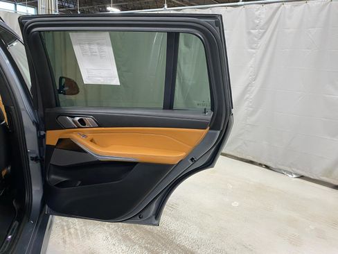 Certified 2024 BMW X7 xDrive40i w/ M Sport Package image 27