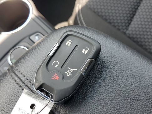 Used 2024 GMC Terrain SLE w/ Driver Convenience Package FWD image 29