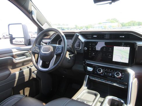 Certified 2025 GMC Sierra 2500 Denali w/ Denali Reserve Package AWD/4WD image 30