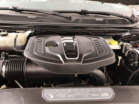 Used 2023 Jeep Grand Wagoneer L Series II AWD/4WD image 22