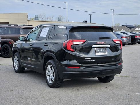 Used 2024 GMC Terrain SLE AWD/4WD image 3