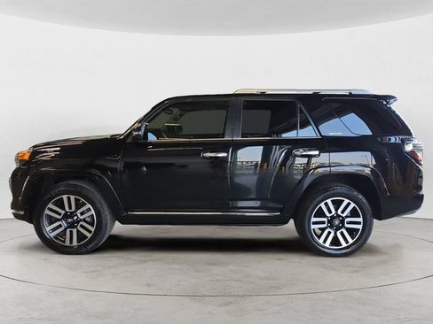 Used 2018 Toyota 4Runner Limited AWD/4WD image 8